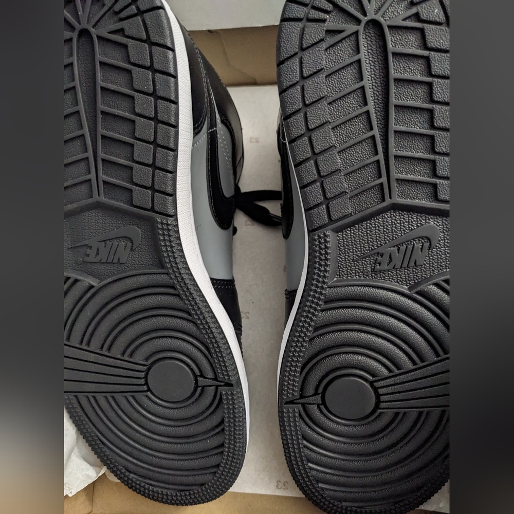 Jordan 1 Mid Shadow Older Kids' shoes - Picture 6 of 6